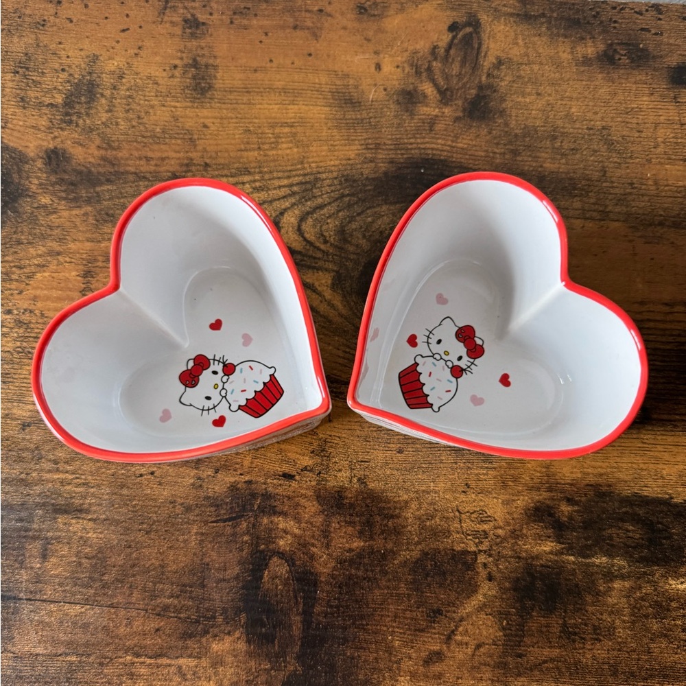 Set of 2 Hello Kitty Valentine’s Day Small Heart Bowls 2025 Zrike Sanrio